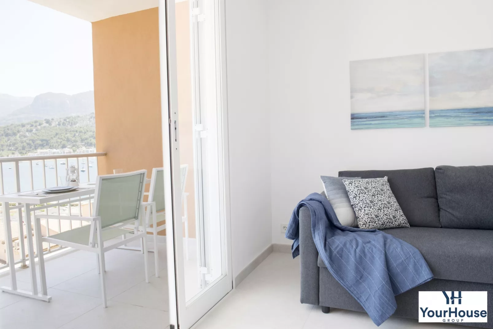 YourHouse Es Niu-Living room