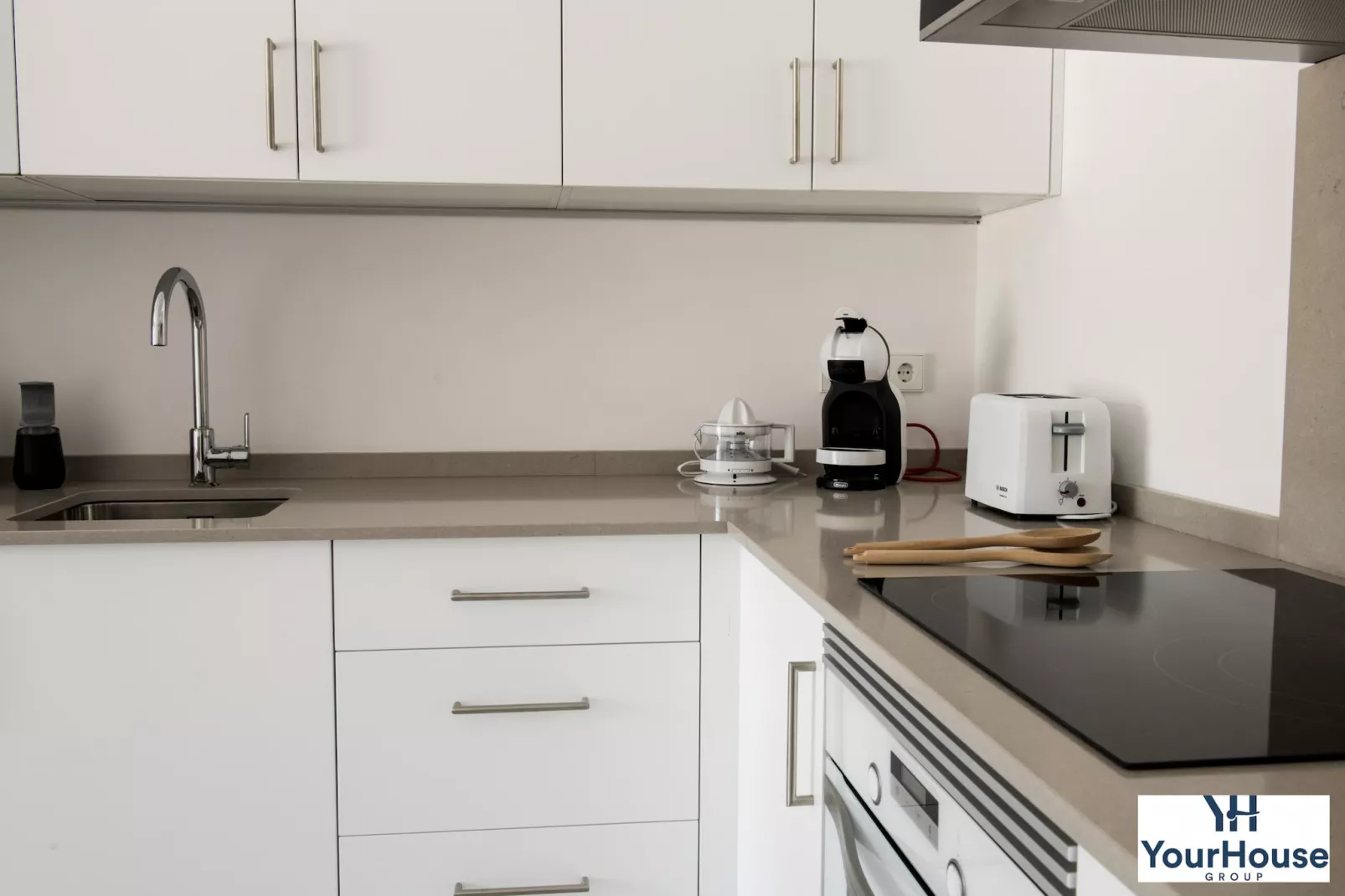 YourHouse Es Niu-Kitchen