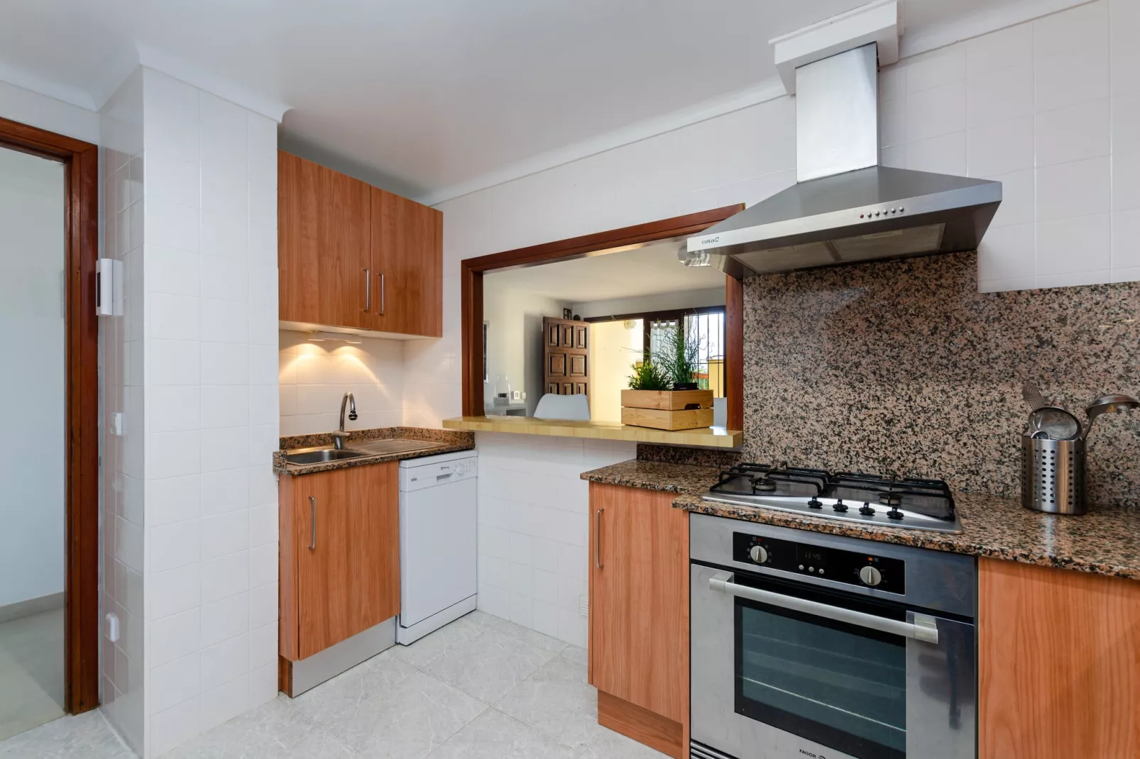 YourHouse Can Ines-Kitchen