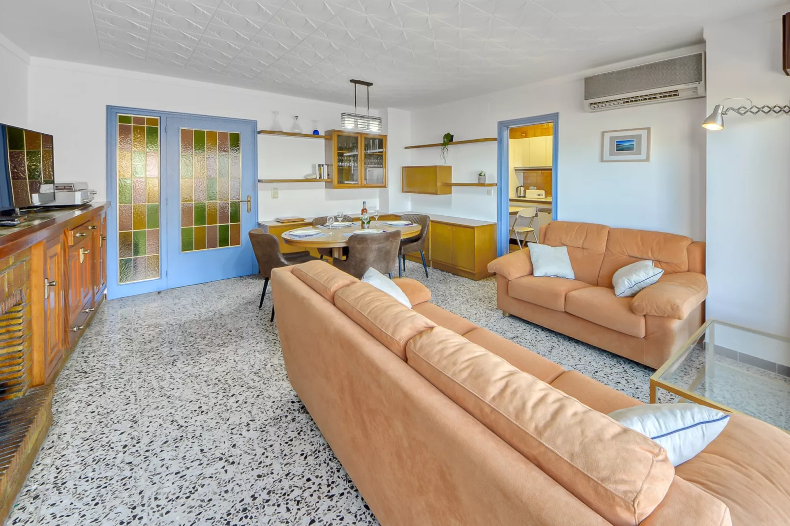 LA PUNTA 3 1 Roses-Living room
