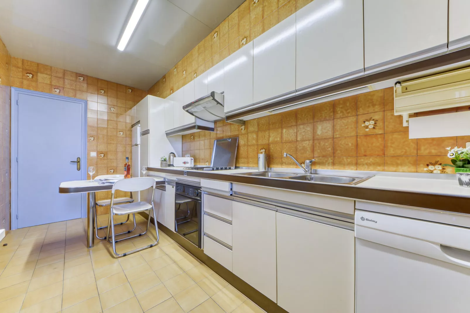 LA PUNTA 3 1 Roses-Kitchen