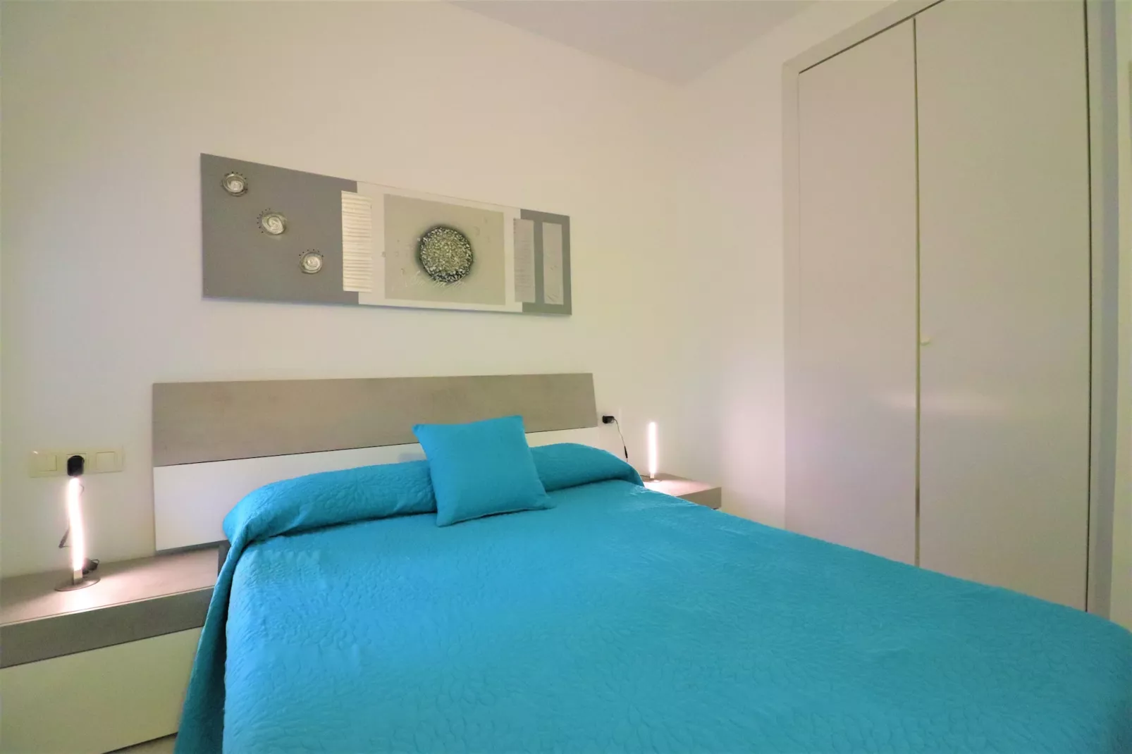 GRAN RESERVA  FLORES 19 12 Empuriabrava-Bedroom