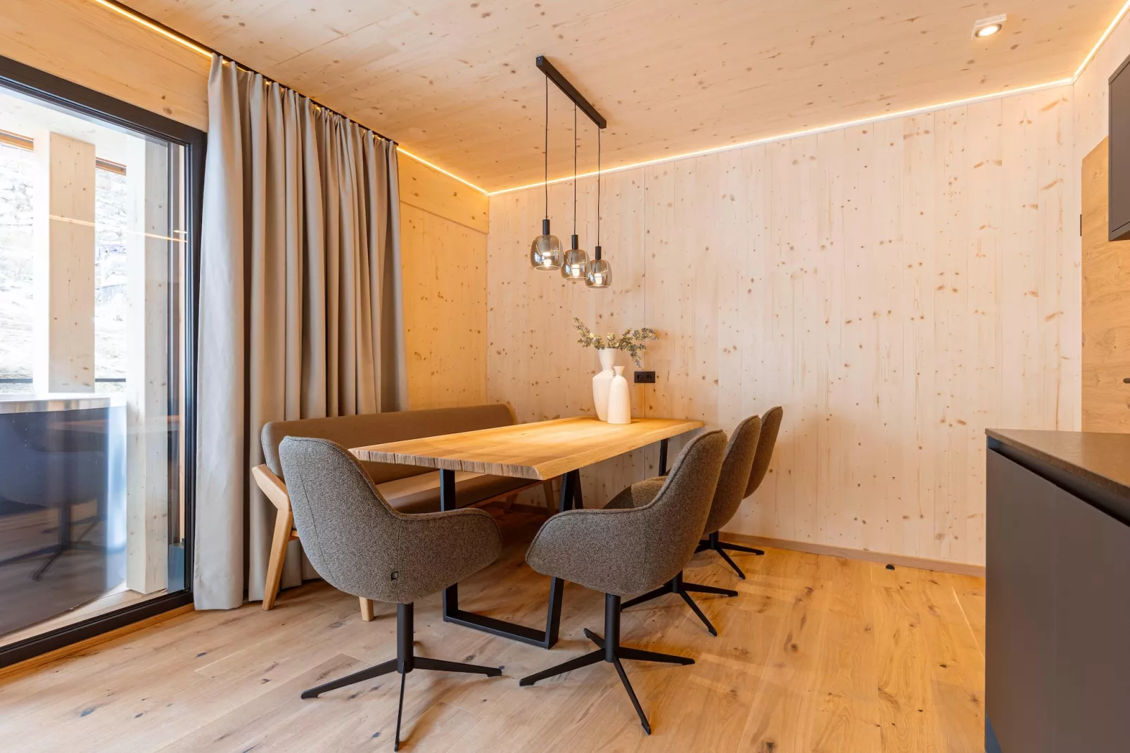 Saalbach Suite 8-Living room