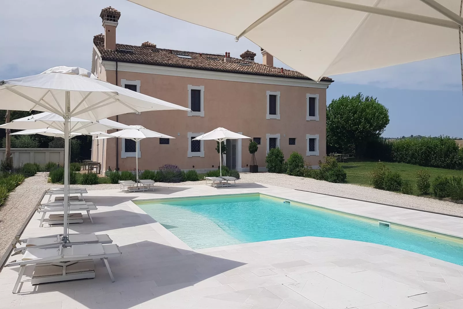 Ginestra-Pool