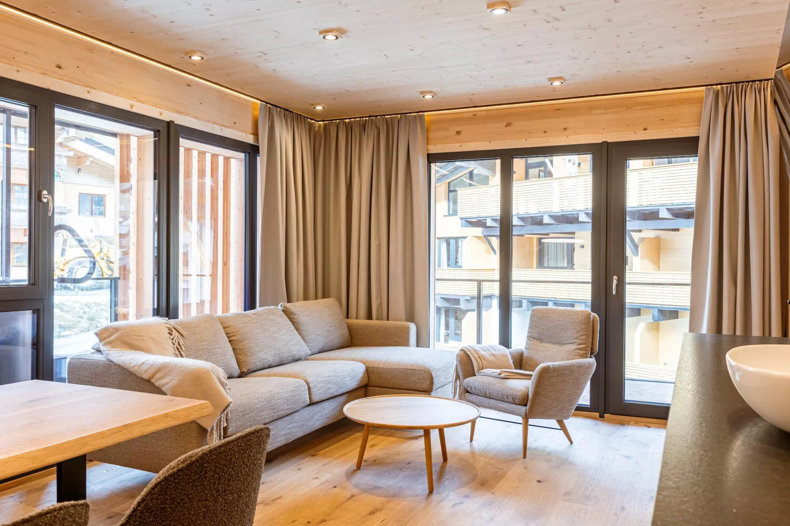 Saalbach Suite 8-Living room