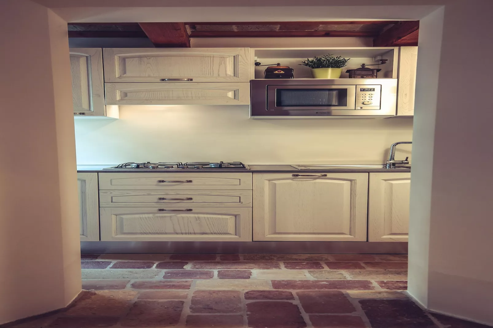 Ginestra-Kitchen