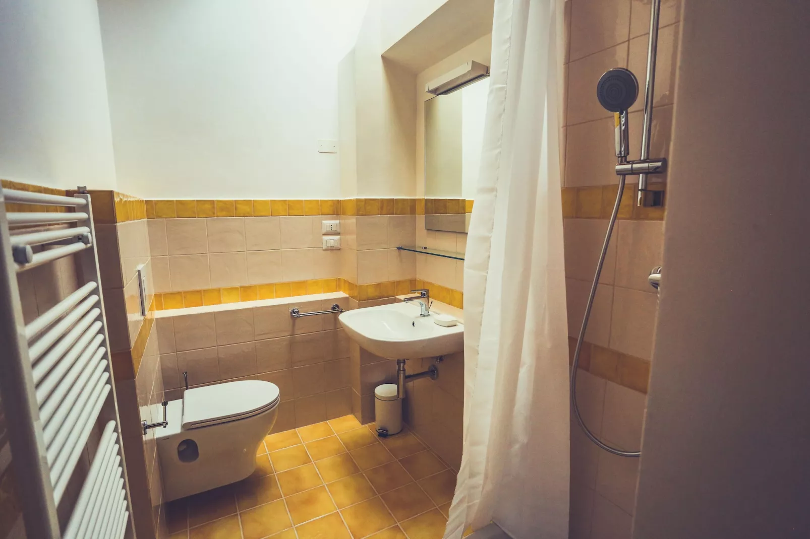 Ginestra-Bathroom