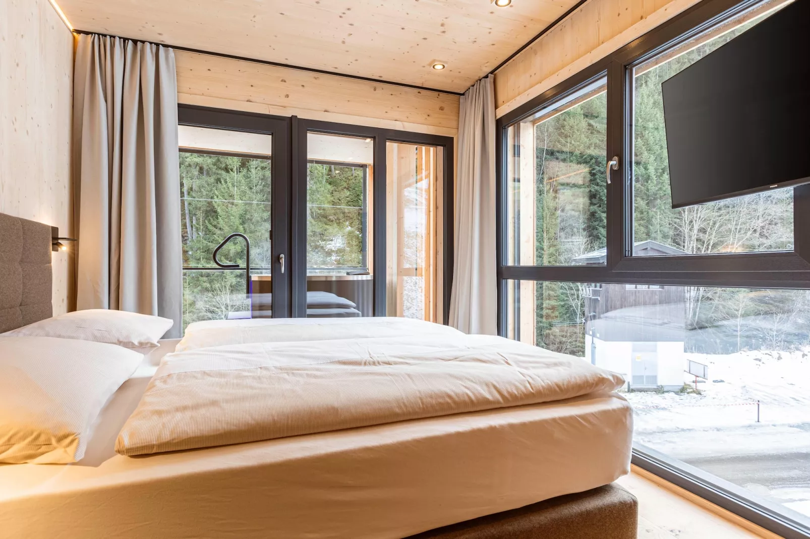 Saalbach Suite 8-Bedroom