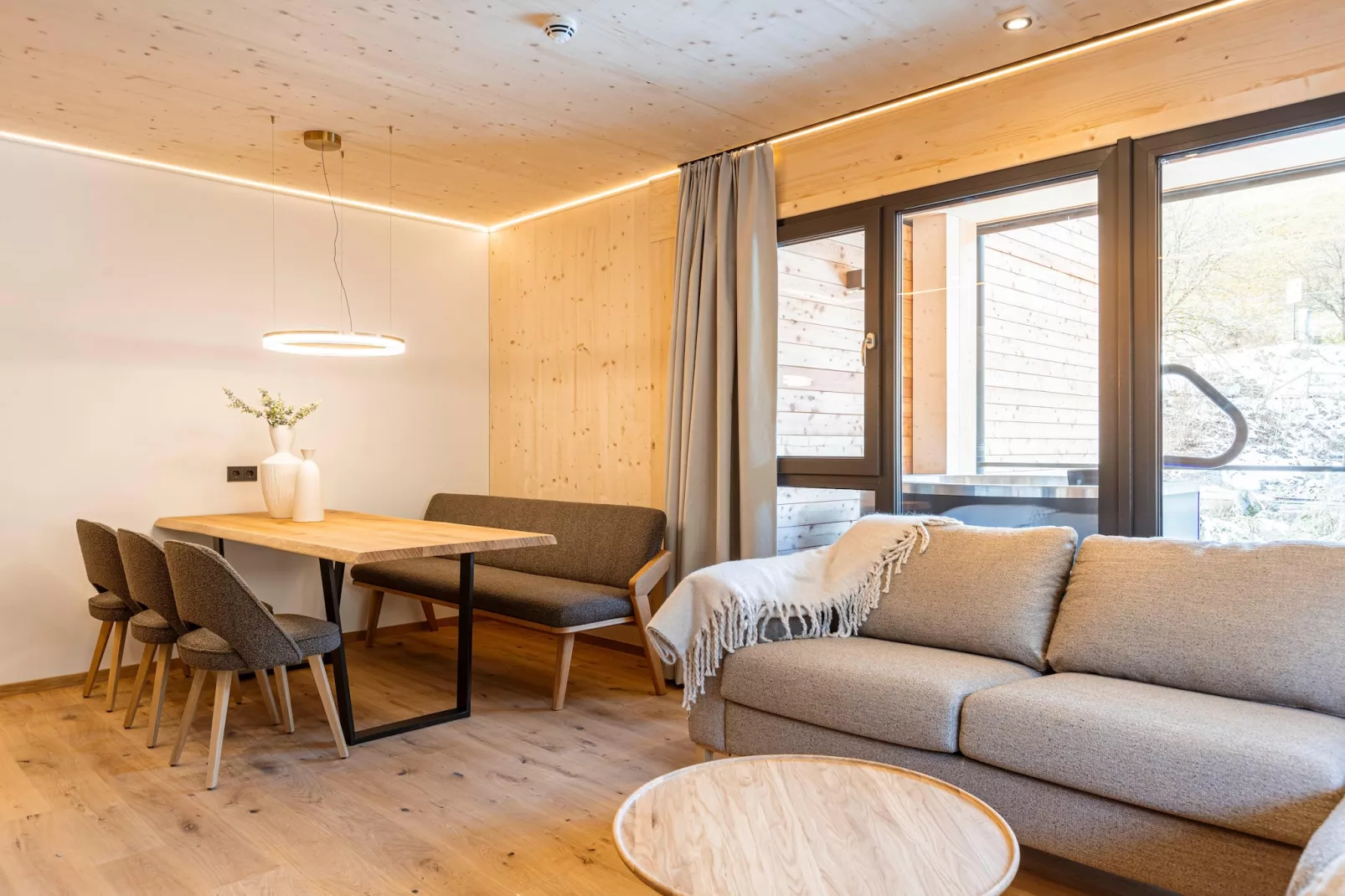 Saalbach Suite 8-Bedroom
