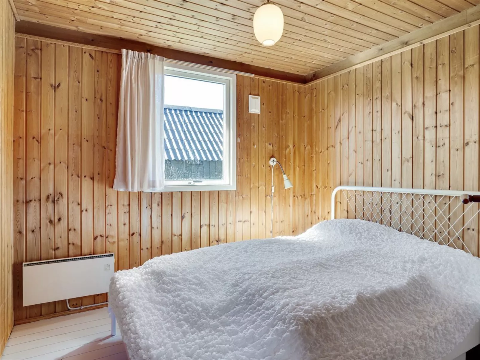 "Julla" - 1.5km from the sea-Inside