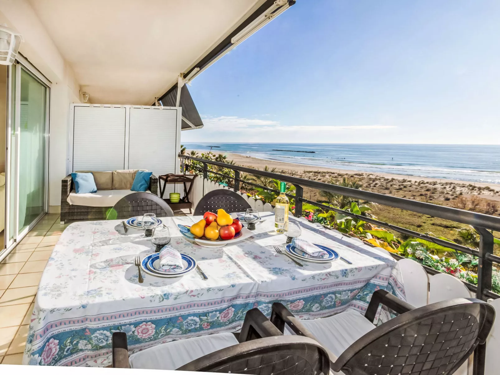 Jardin del Mar-Outside
