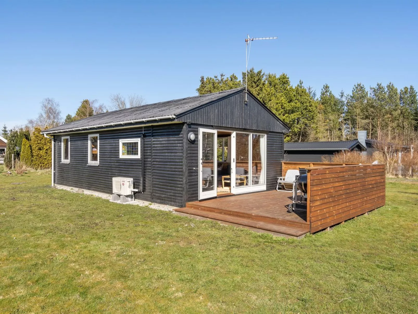 "Julla" - 1.5km from the sea-Outside