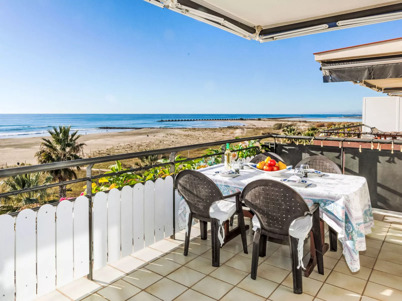 Jardin del Mar-Outside