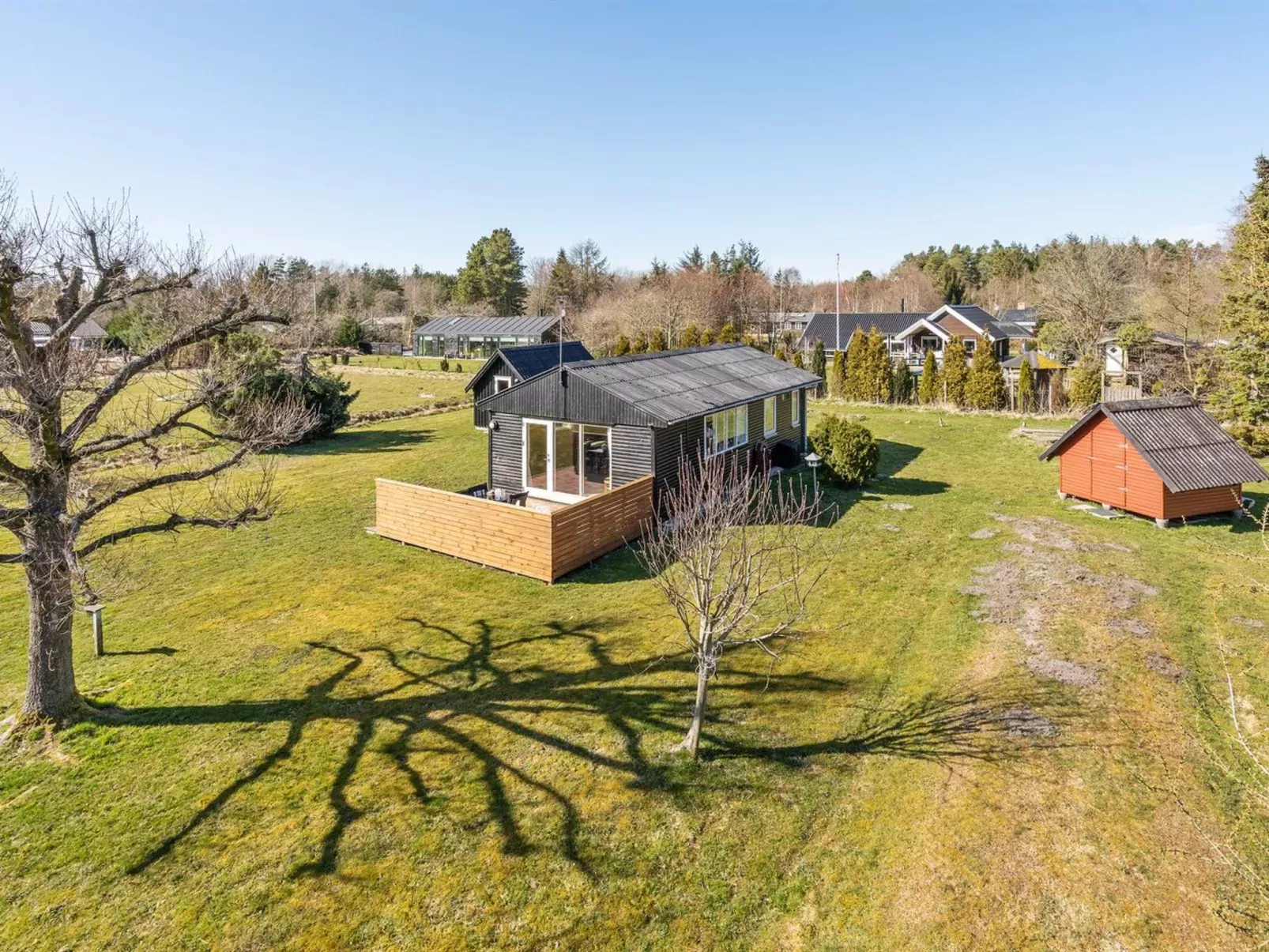 "Julla" - 1.5km from the sea-Outside