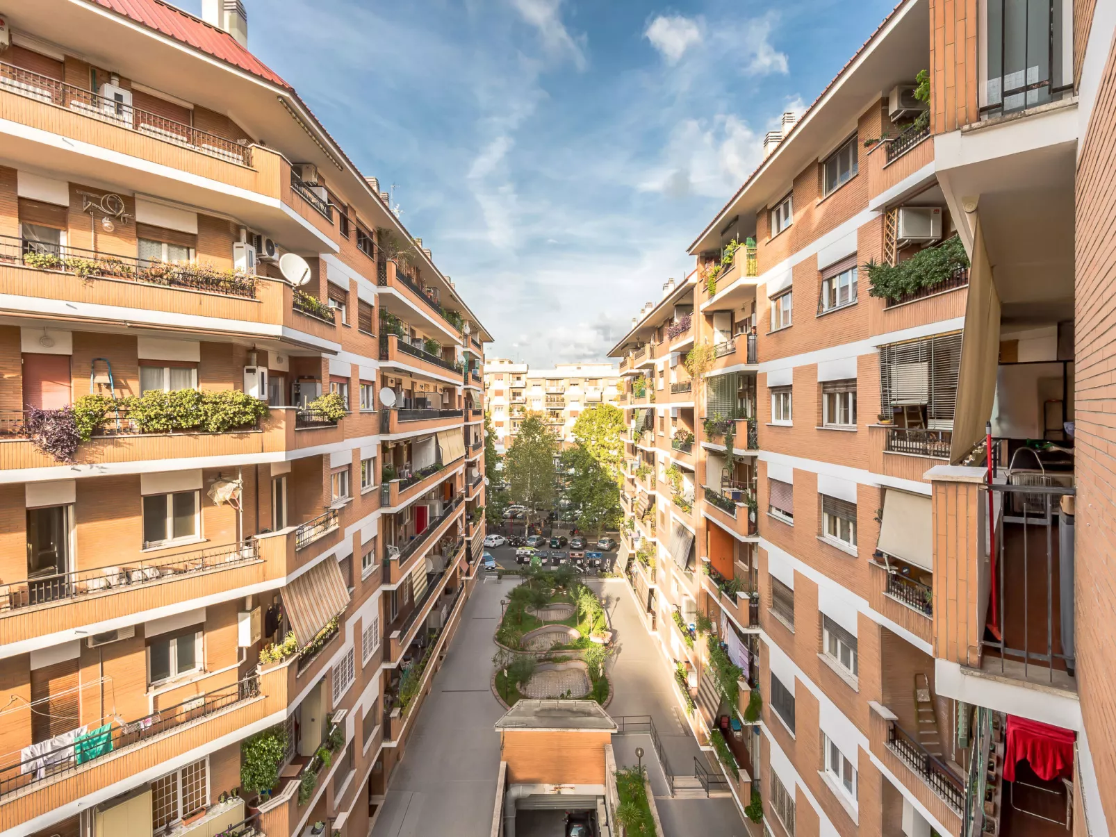Vaticanum Hills-Outside