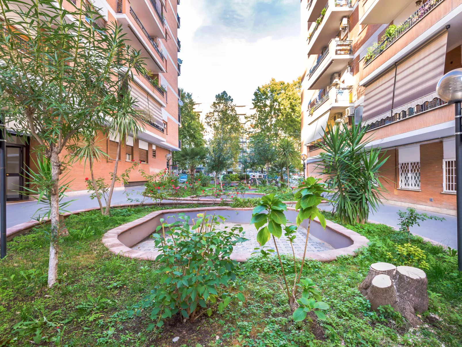 Vaticanum Hills-Outside