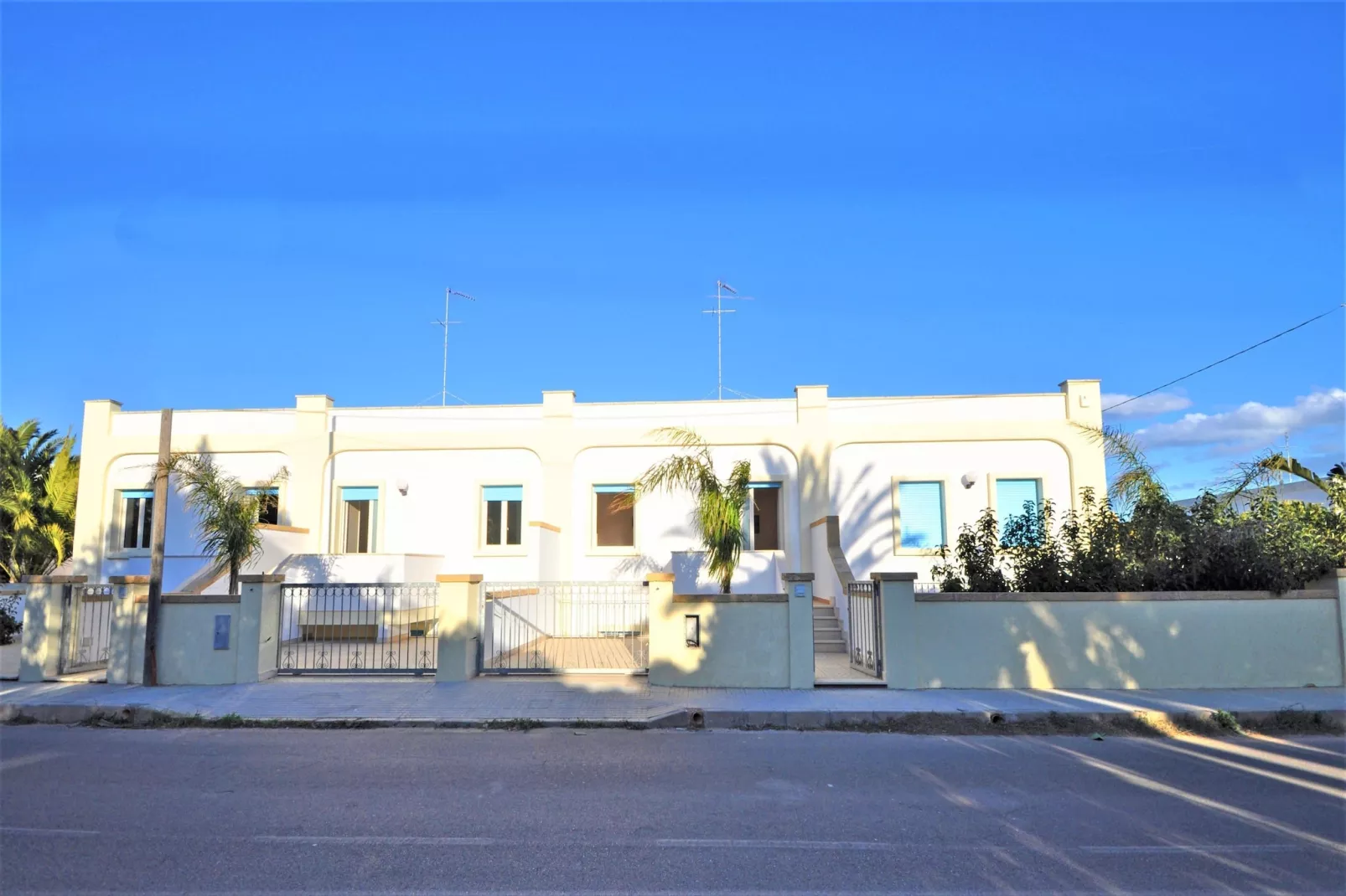 Bianco Azzurro-Exterior summer