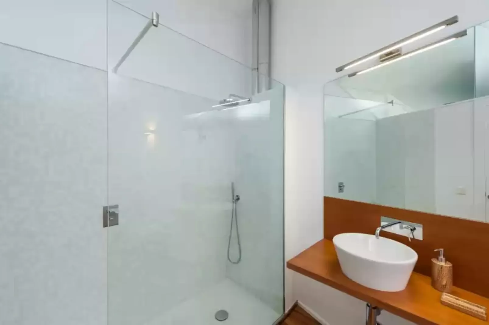 Can Cabrit-Bathroom