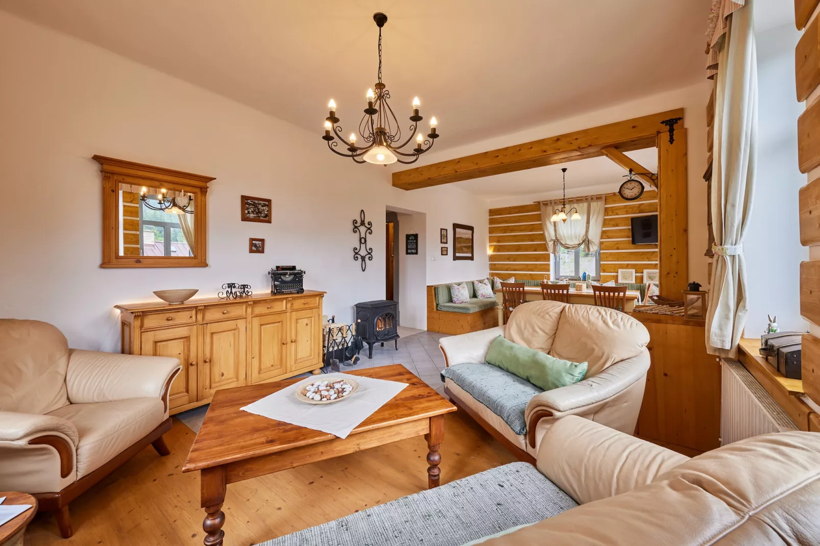 Albrechtice LAT085-Living room