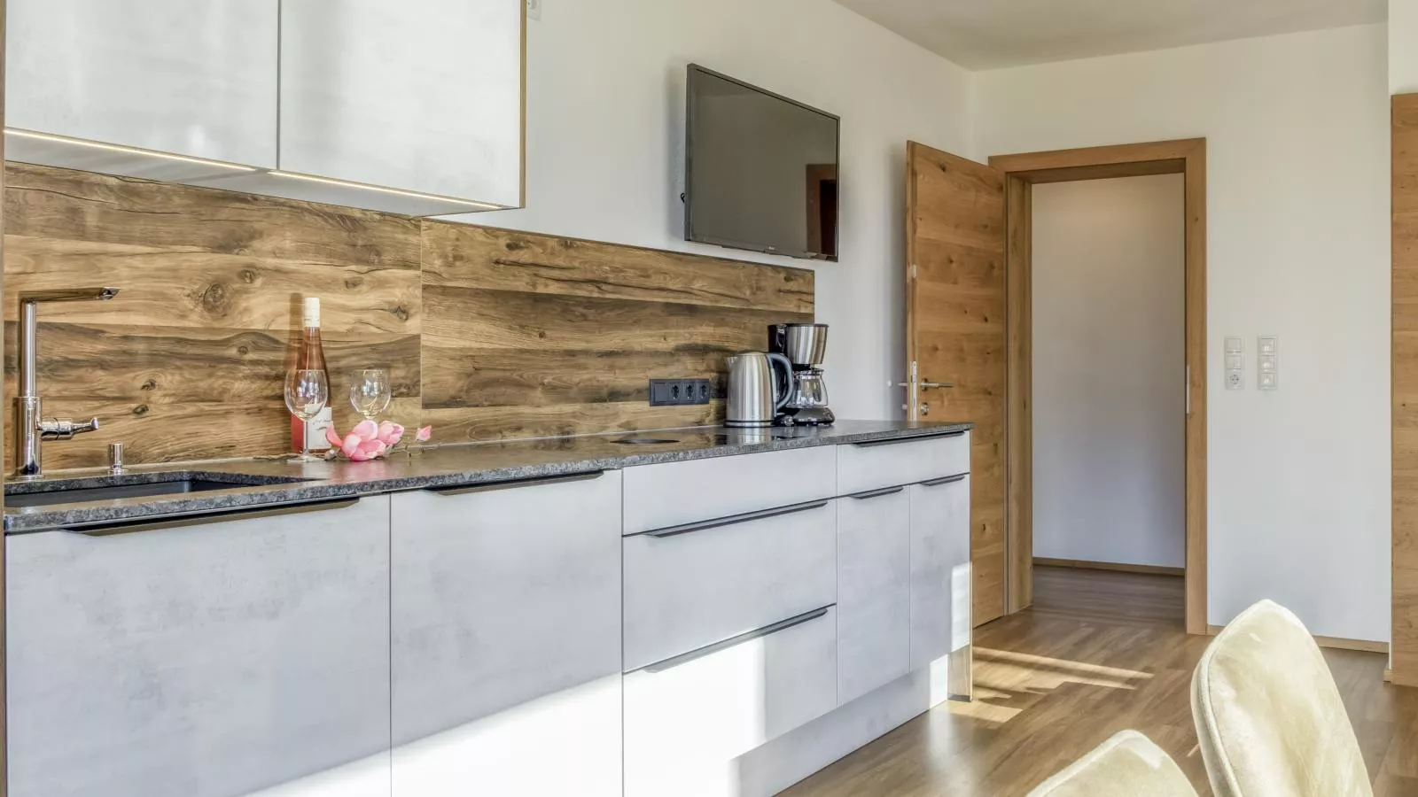 Helfenstein Lodge-Kitchen