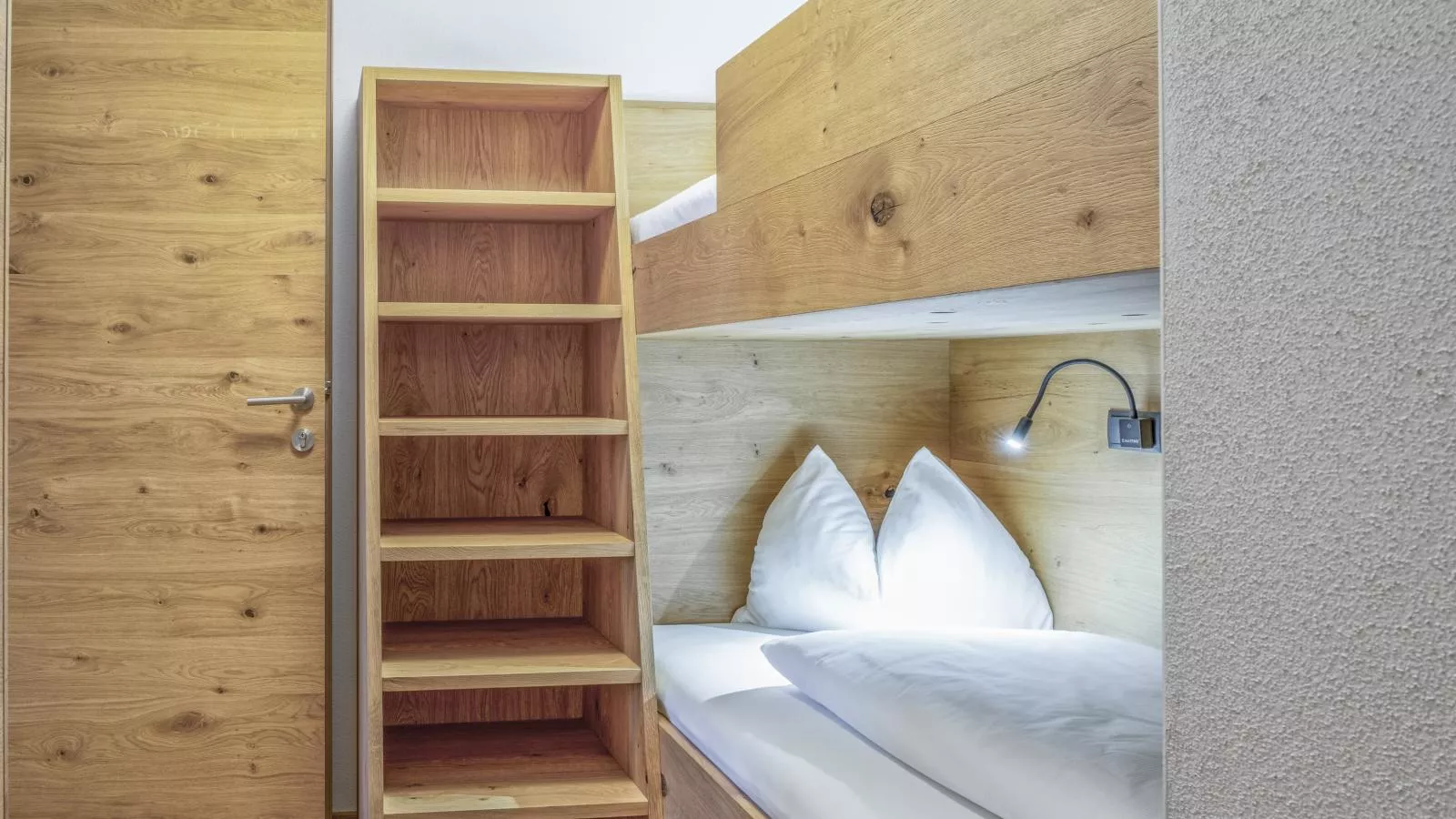 Helfenstein Lodge-Bedroom