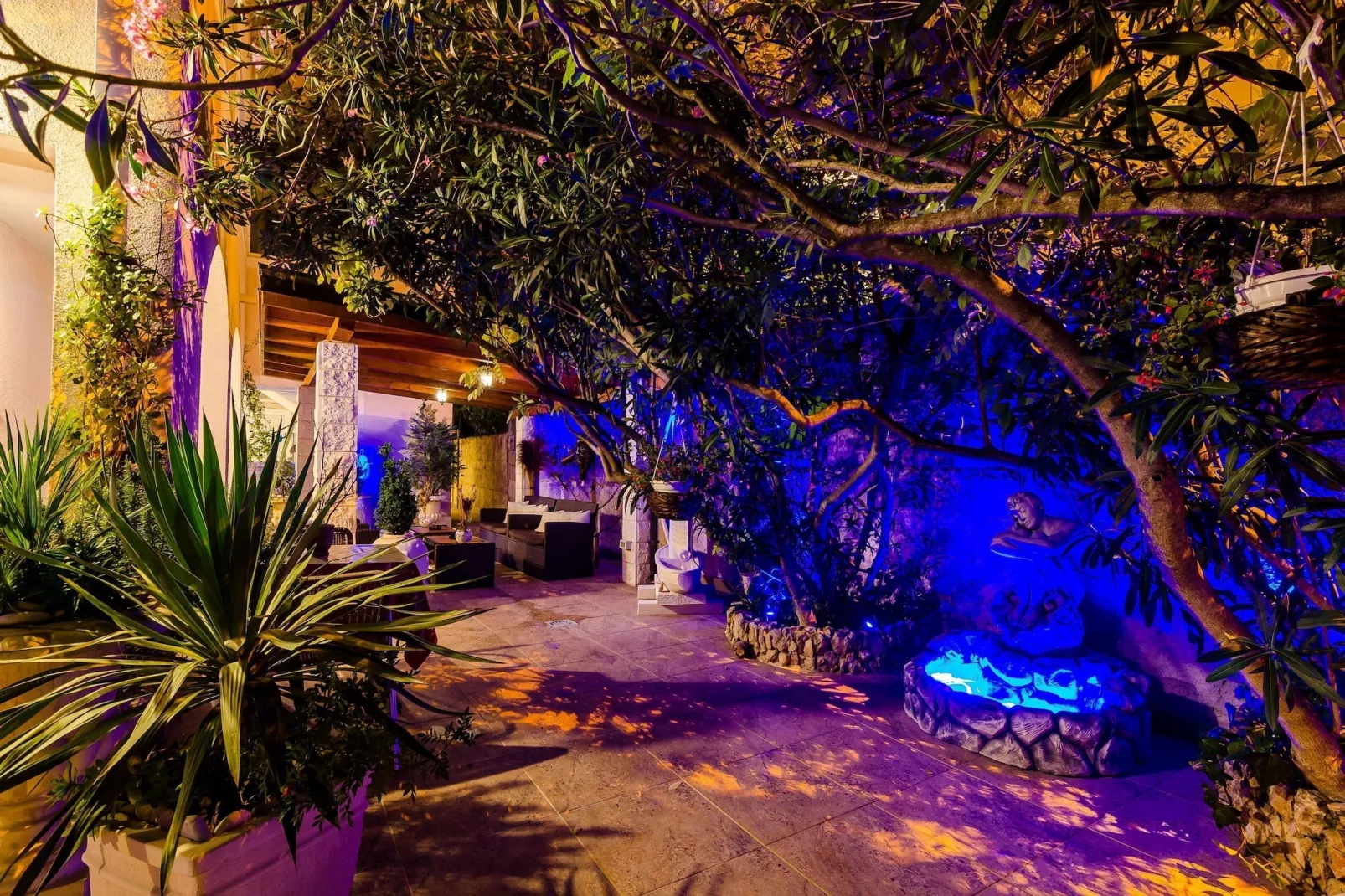 Apartments Aura - Comfort Studio Apartment 2 with shared swimming pool-Outdoor