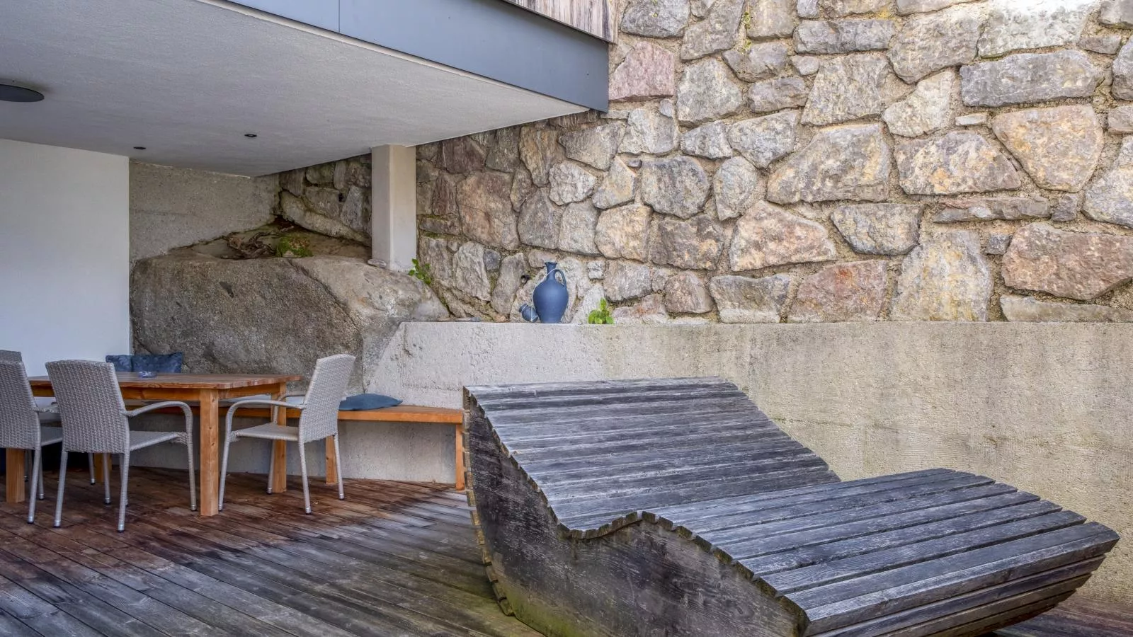 Helfenstein Lodge-Terrace balcony