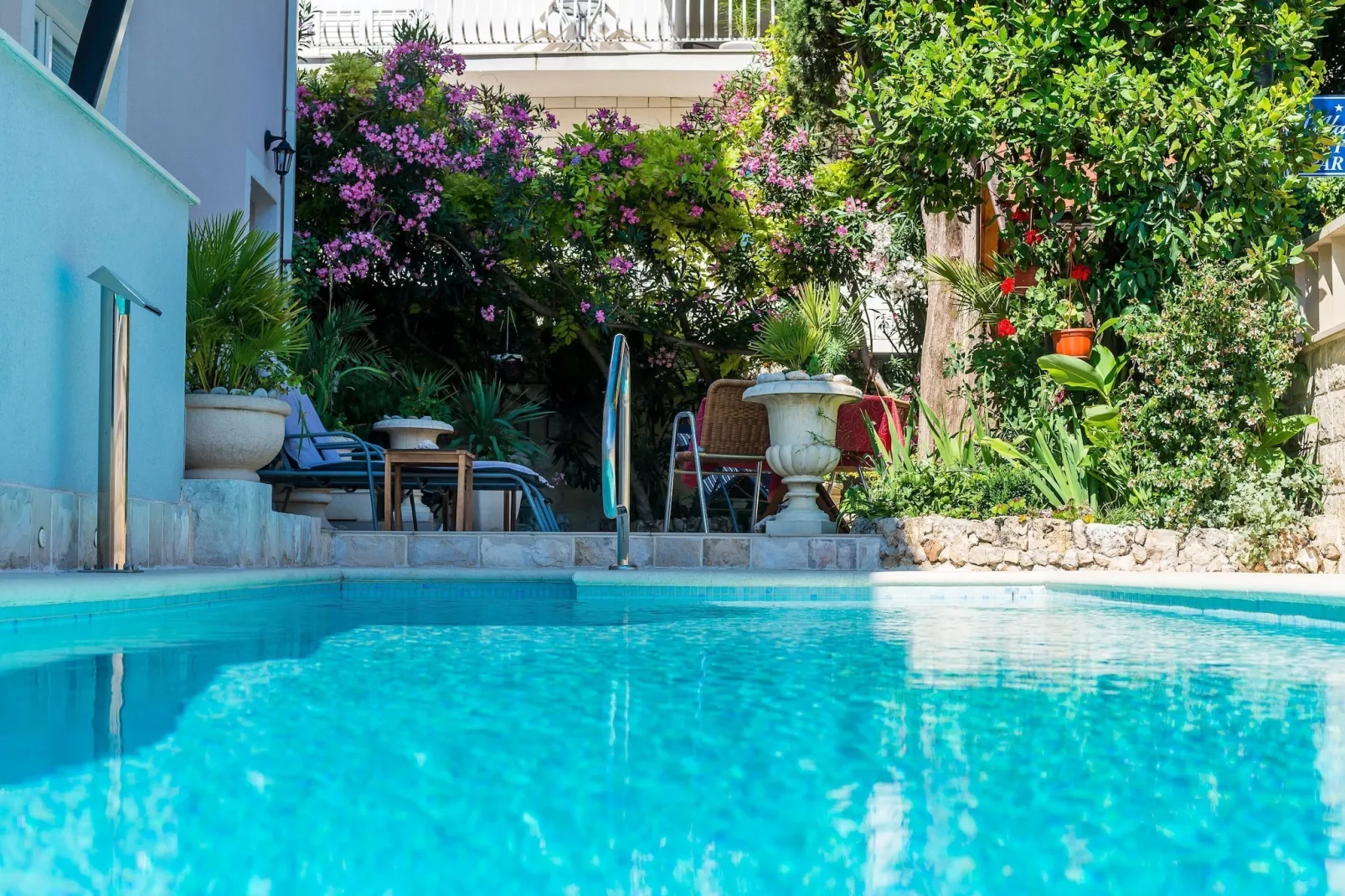 Apartments Aura - Comfort Studio Apartment 2 with shared swimming pool-Pool