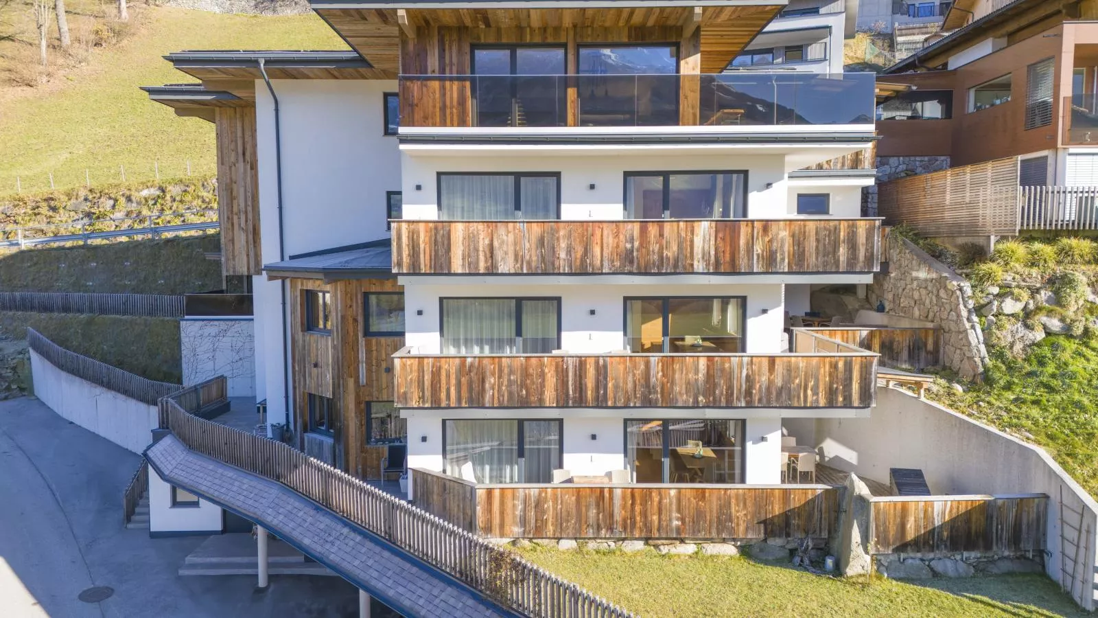 Helfenstein Lodge-Exterior winter