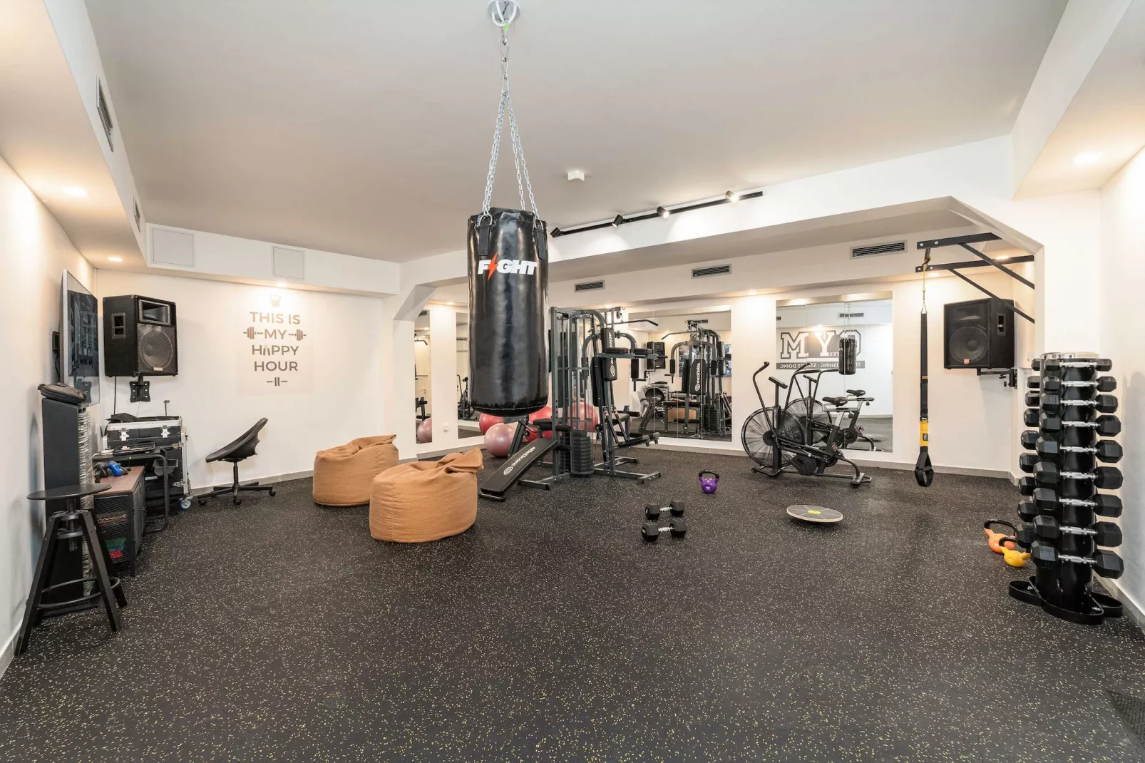 Apartments Aura - Comfort Studio Apartment 2 with shared swimming pool-Gym