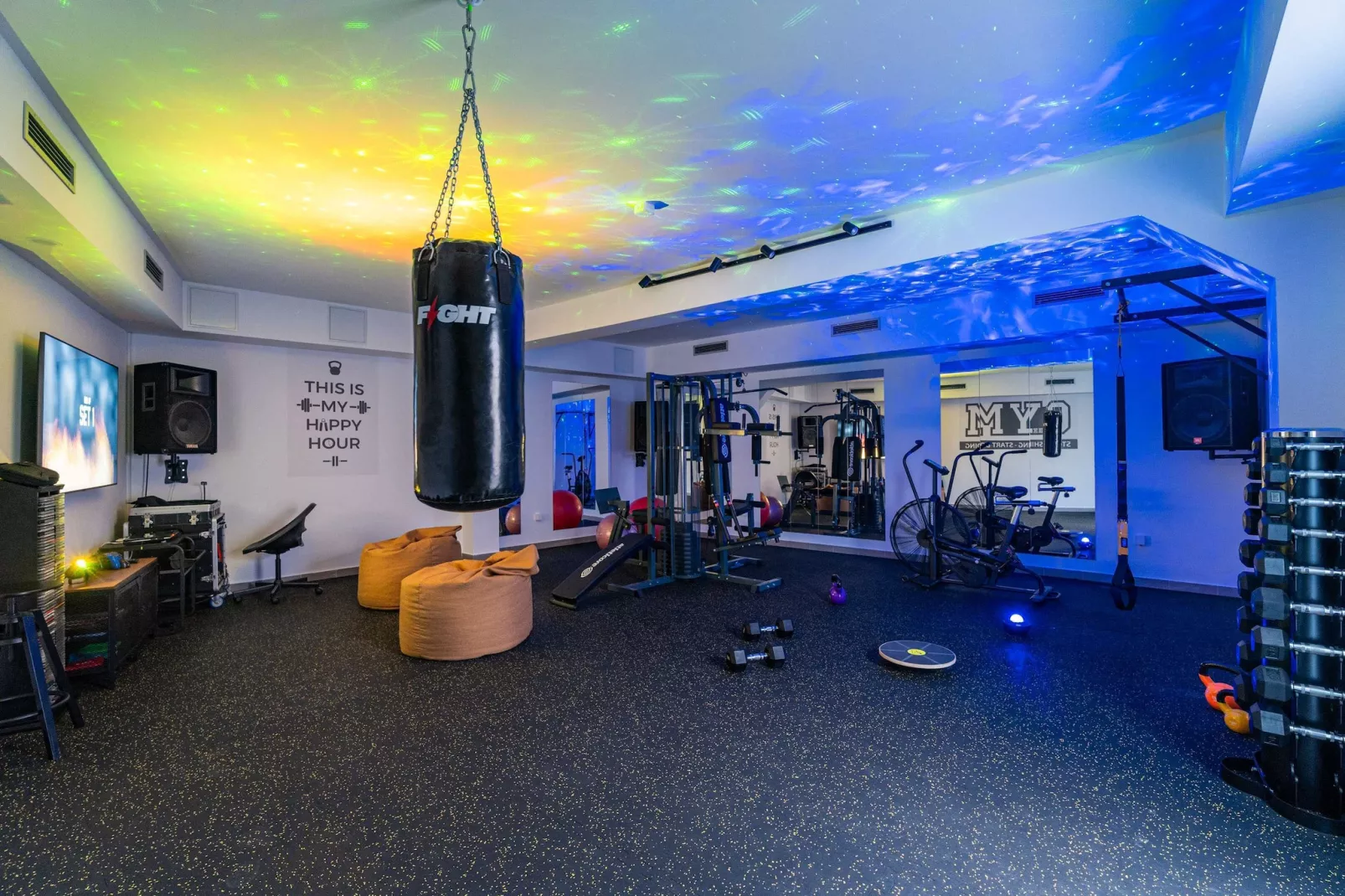 Apartments Aura - Comfort Studio Apartment 2 with shared swimming pool-Gym