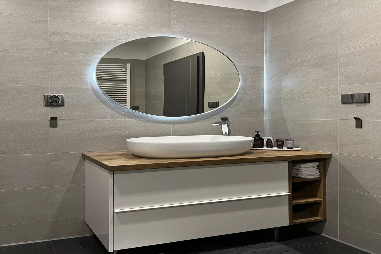 Doksy LDMB002-Bathroom
