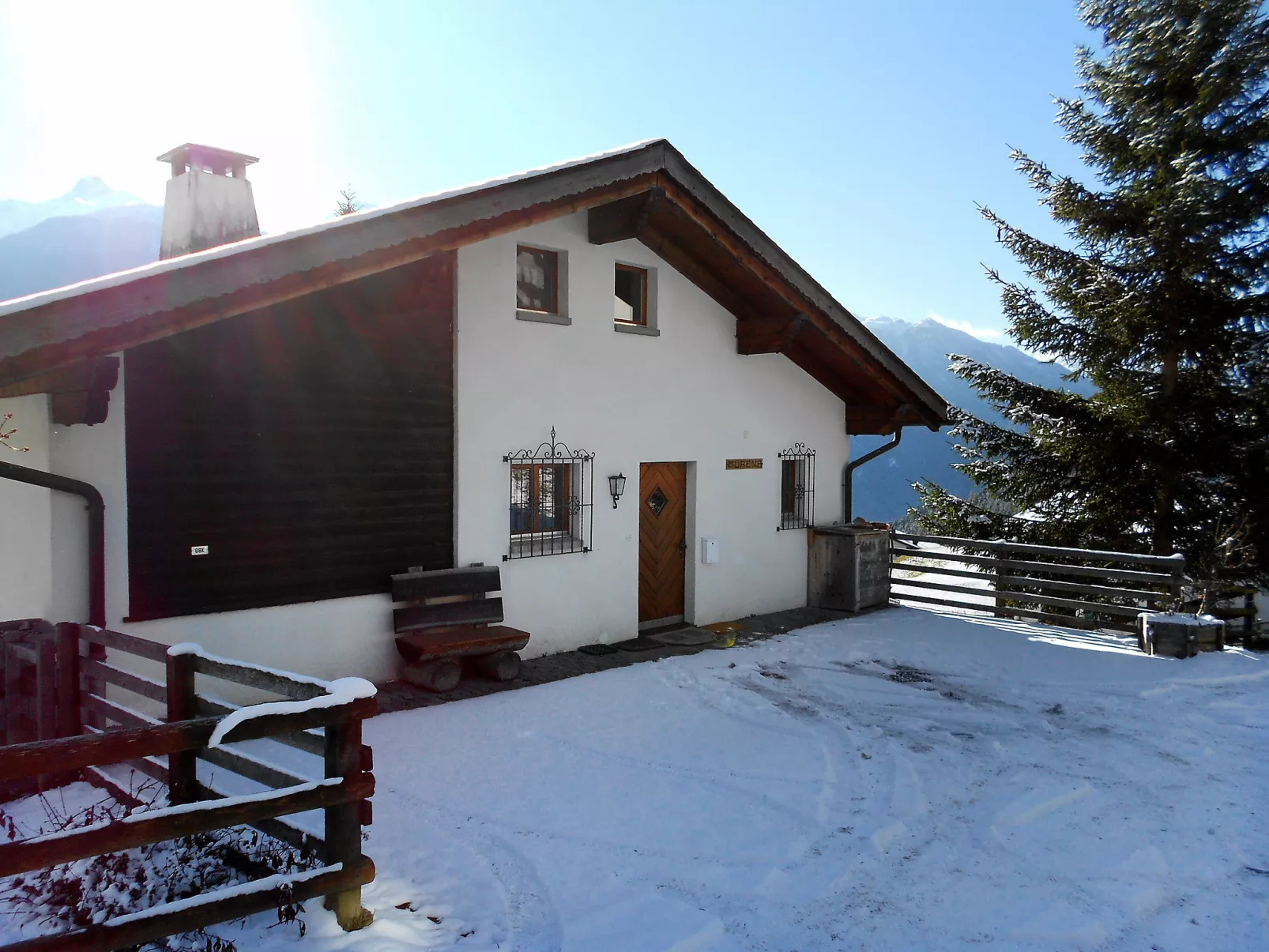 Haus Murena-Draußen