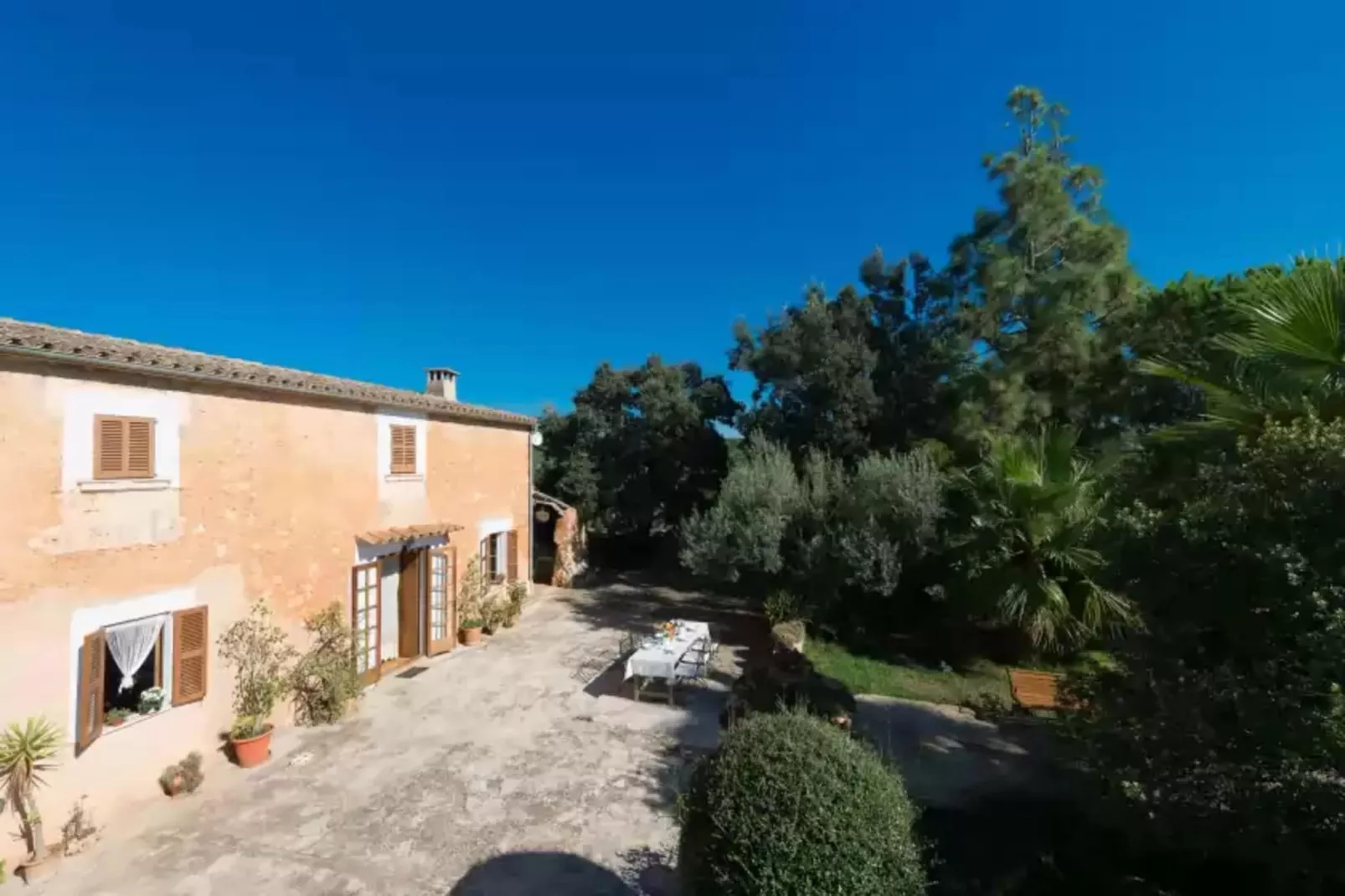 Son Obra Nou-Exterior summer