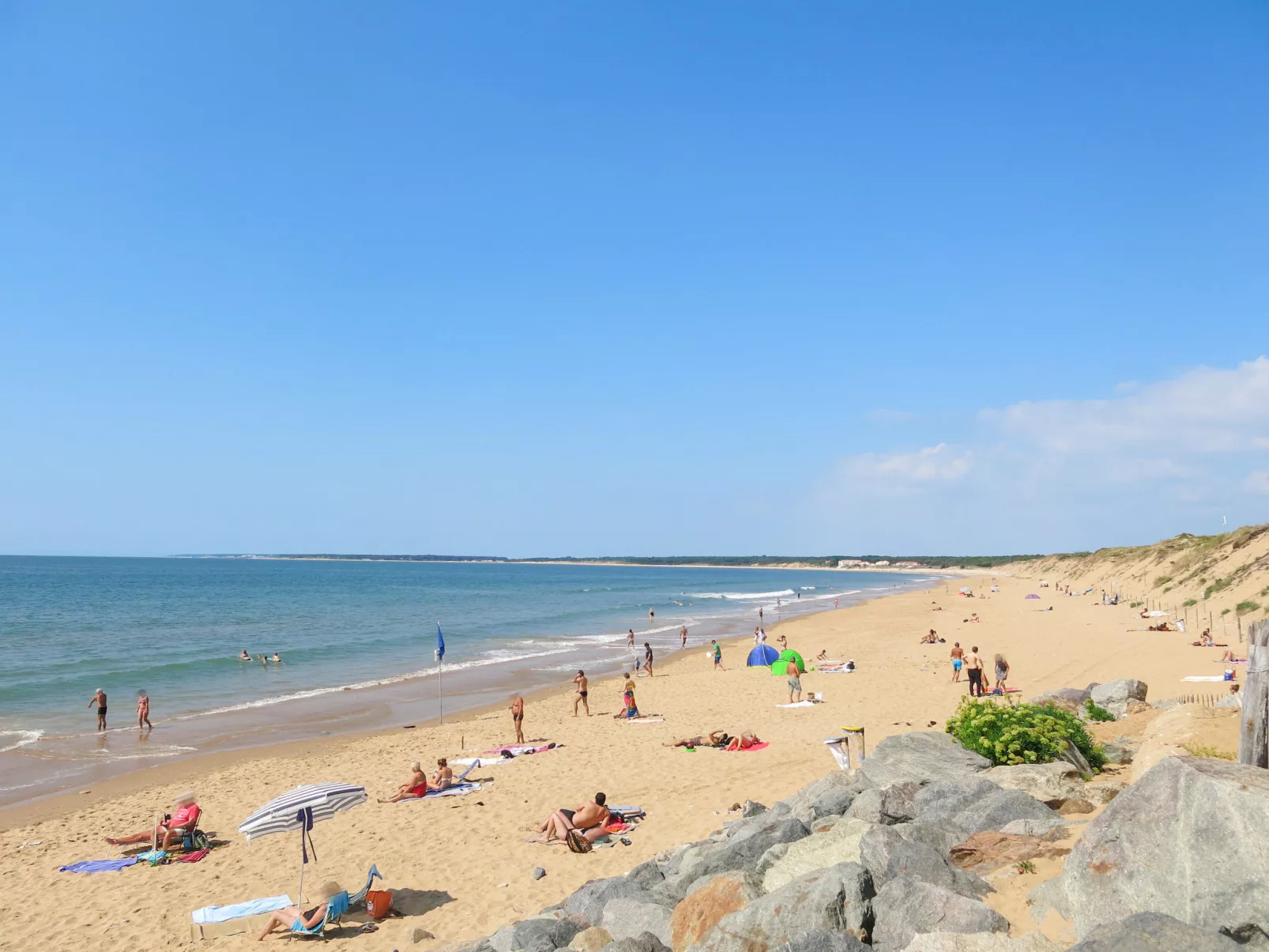 Les Brisans-Area