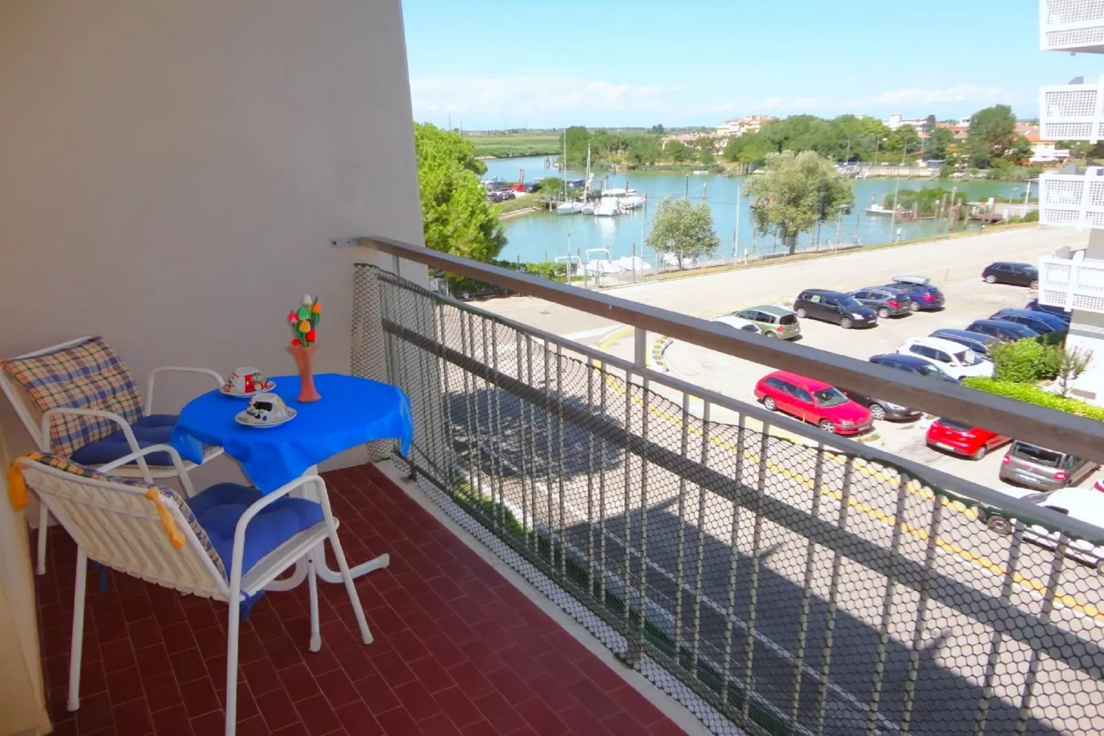 Bora 12H-Terrassenbalkon