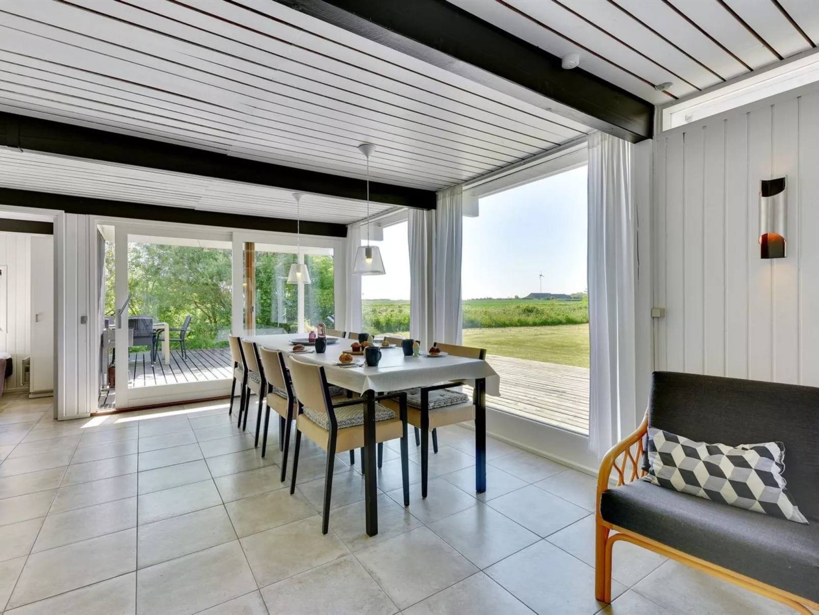 "Anund" - 1.4km from the sea-Inside