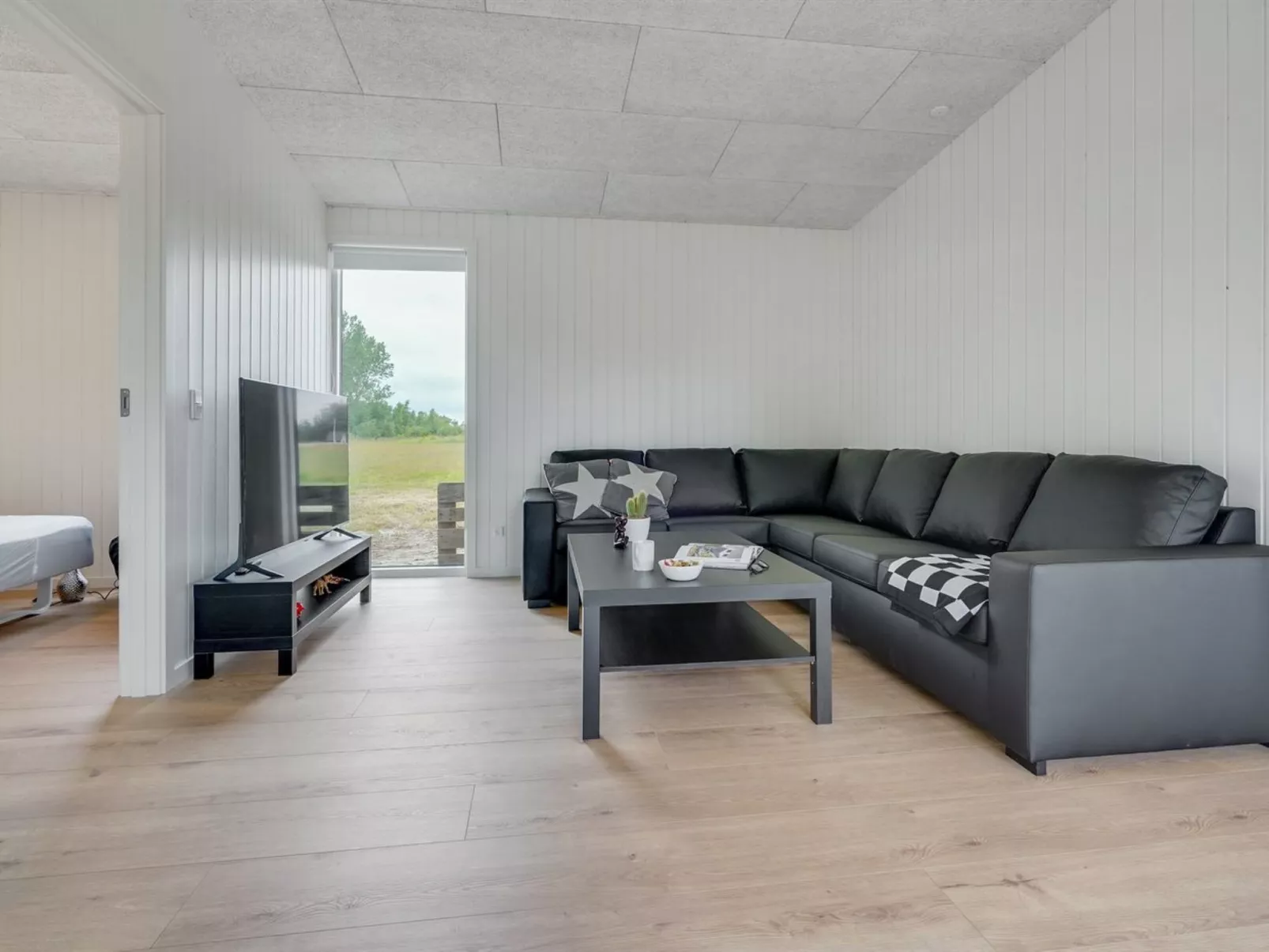 "Vanna" - 1.2km from the sea-Inside