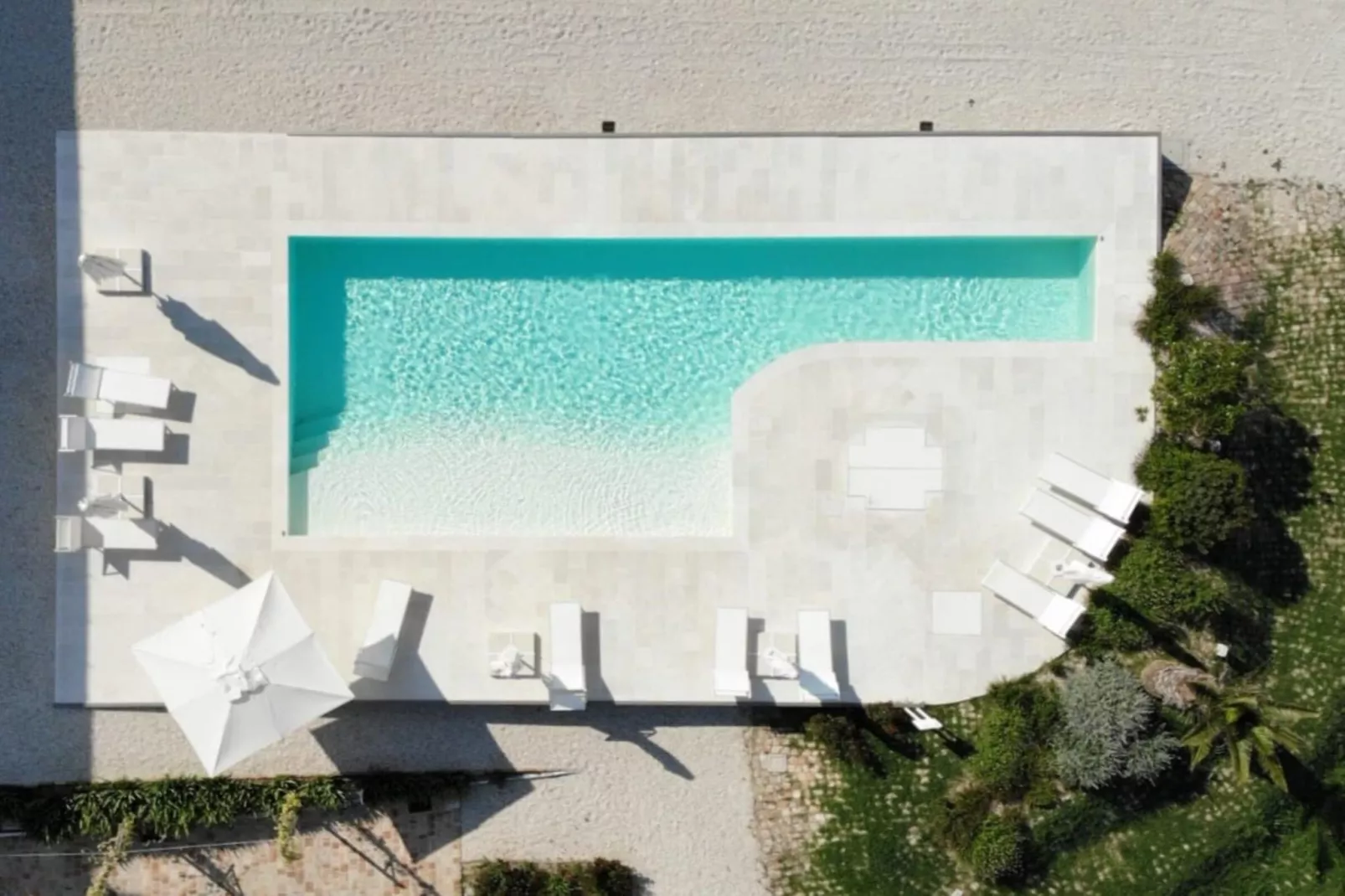 Melograno-Pool