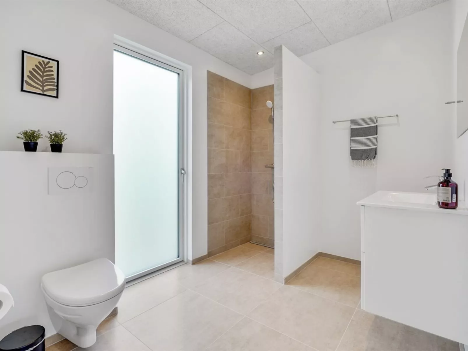"Vanna" - 1.2km from the sea-Inside