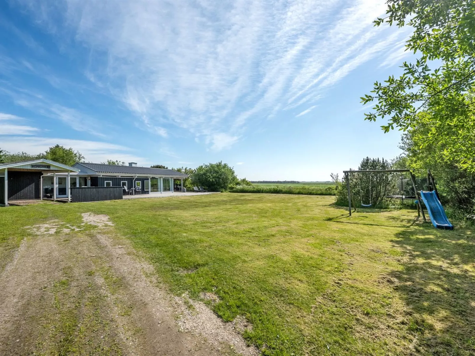 "Anund" - 1.4km from the sea-Outside