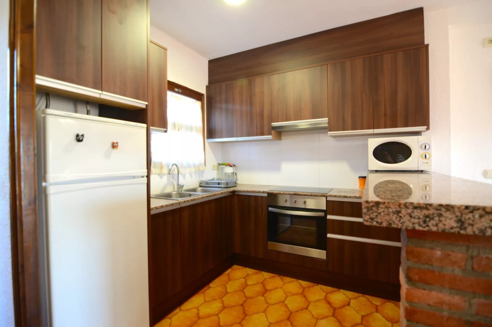 ERMITA 100-Kitchen