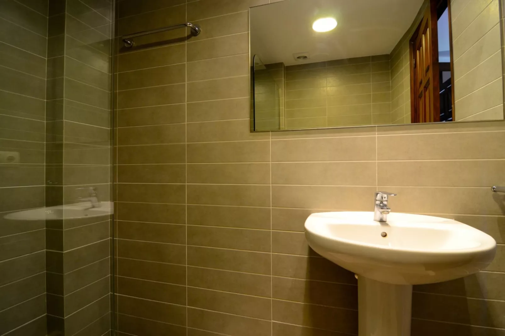 ERMITA 100-Bathroom