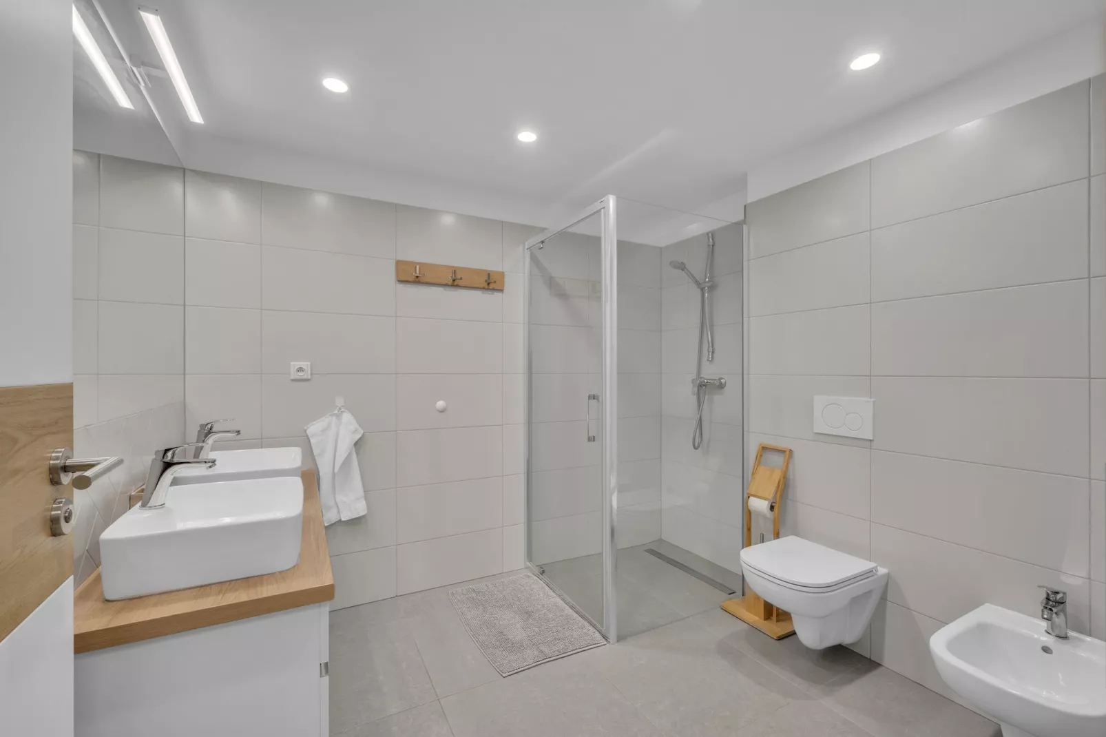 Cerny Dul KCL061-A-Bathroom