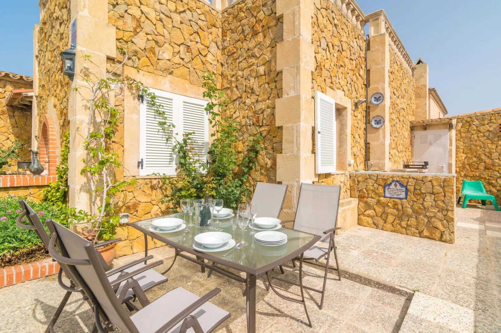 M'agrada-Exterior summer