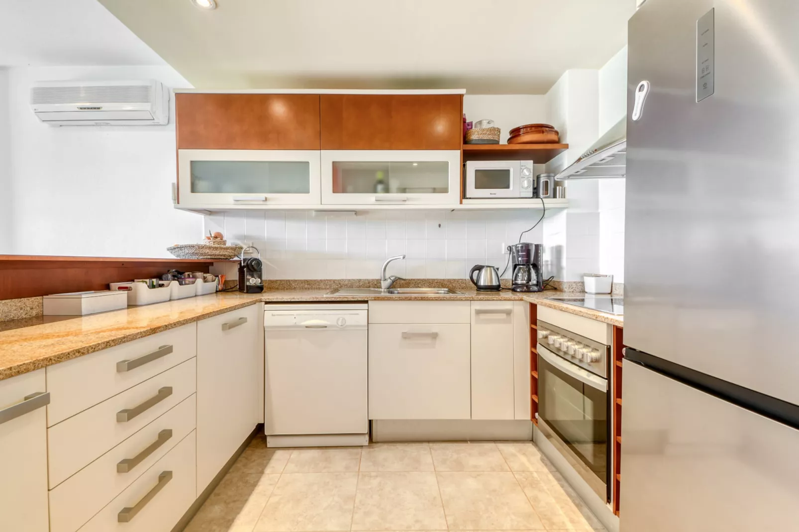 SUN VILLAGE  P4-Kitchen