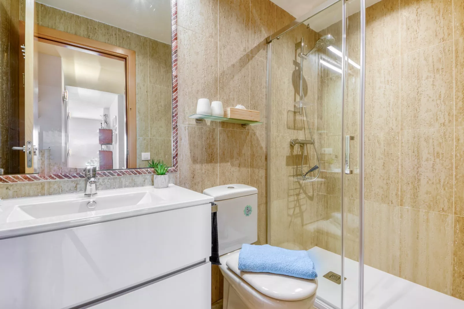 SUN VILLAGE  P4-Bathroom