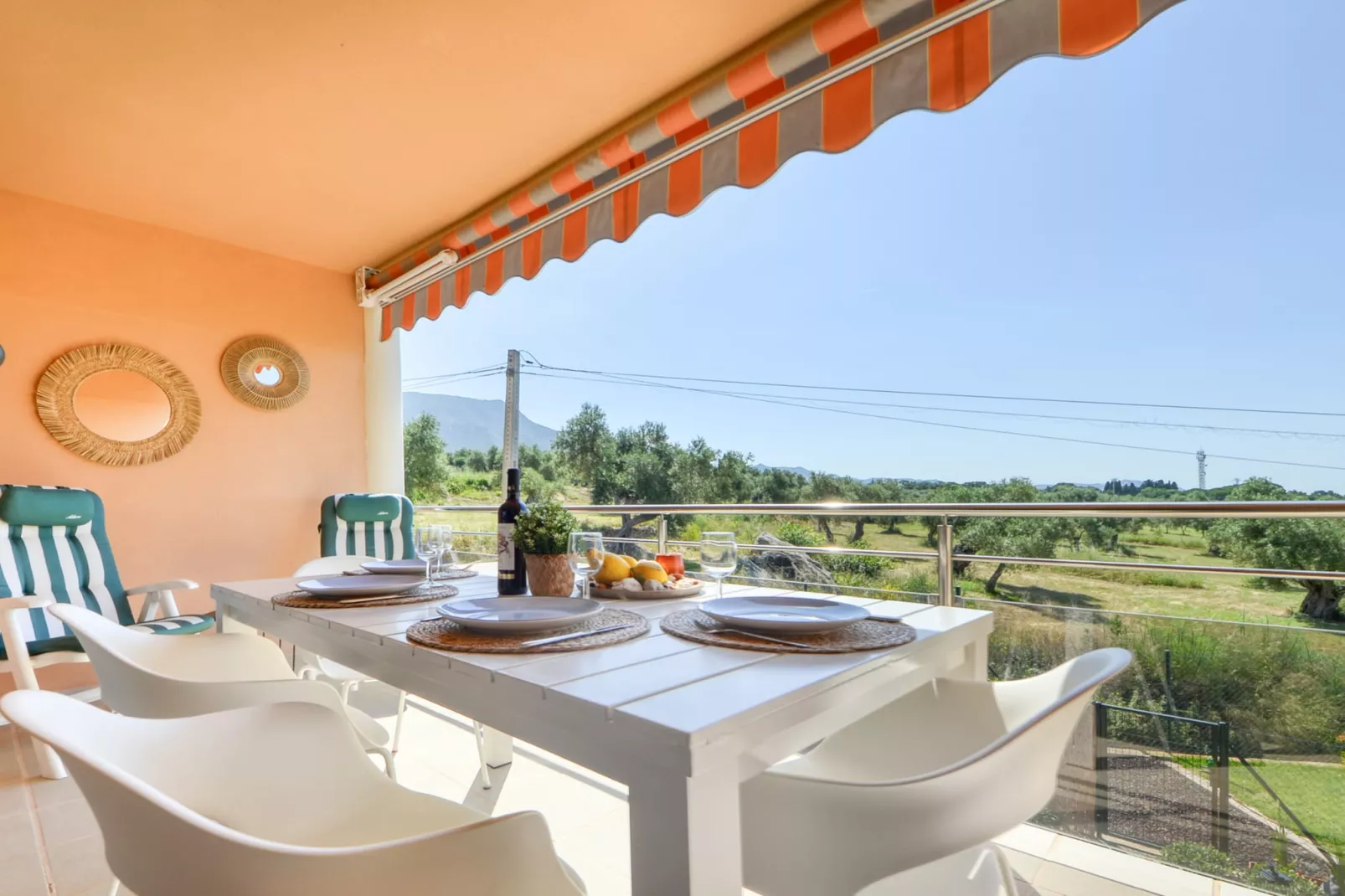 SUN VILLAGE  P4-Terrace balcony