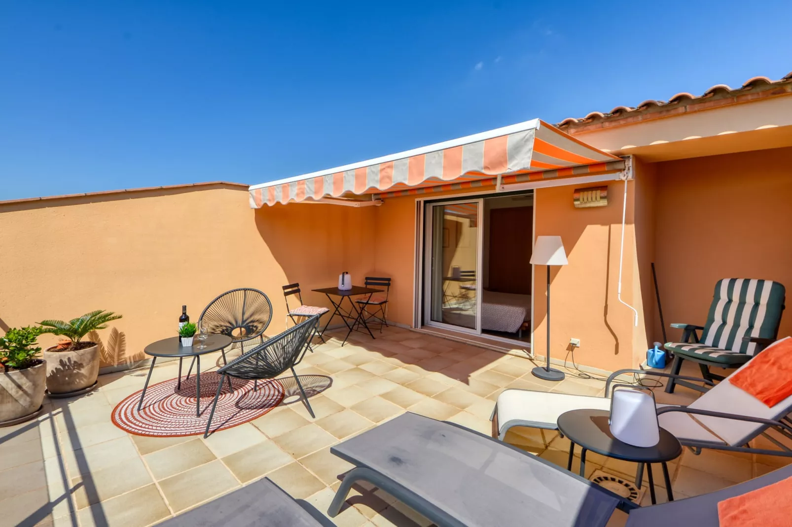 SUN VILLAGE  P4-Terrace balcony