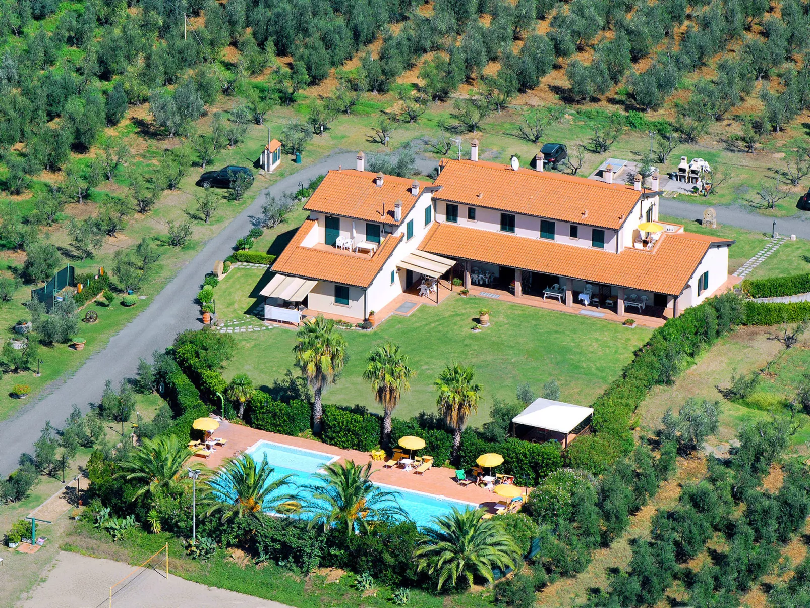 Le Macine-Outside